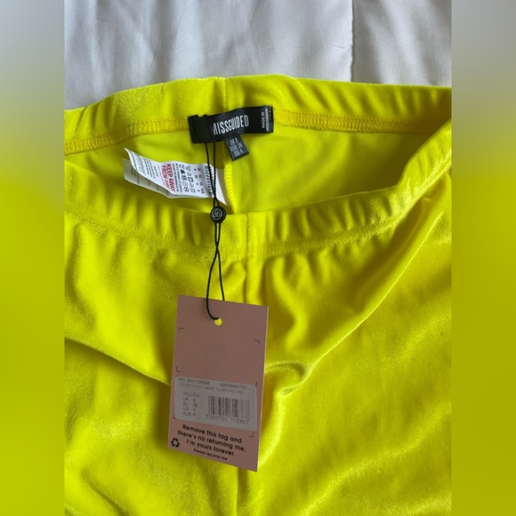 Missguided Velvet Biker Shorts - Picture 4 of 5